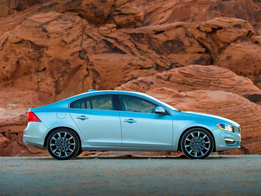  Volvo S60 T6 2013 года  (US) (фото 2 из 8)